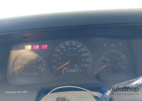 1996 Ford Crown Victoria z USA, uszkodzony, nr VIN 2FALP7367TX101761